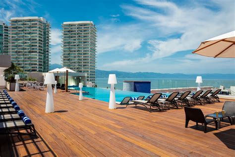 crown paradise golden puerto vallarta reviews.